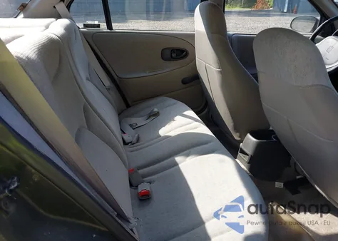 1998 Saturn Sl1 из США, поврежденный, VIN 1G8ZH5281WZ197520